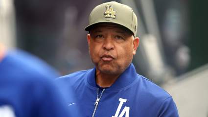 Dave Roberts envía un mensaje contundente mientras el bullpen hace historia para los Dodgers en la victoria de los Brewers.