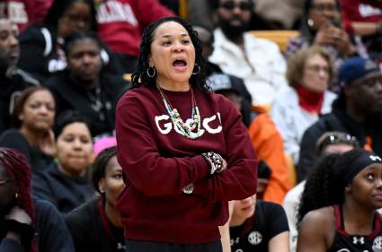 Dawn Staley, de Carolina del Sur, vuelve a perfilarse como una posible candidata a la NBA.