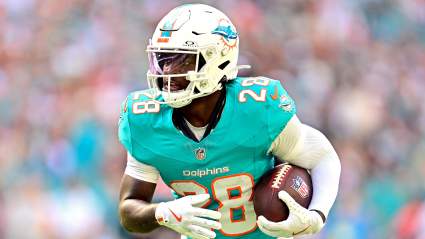 Un analista de la NFL cuestiona la decisión de los Dolphins de renovar el contrato de De'Von Achane y no traspasarlo.