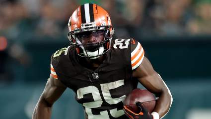 Los Browns contratan a un ex receptor abierto tras su decisión de retirarse.