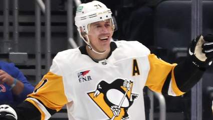 Evgeni Malkin anuncia oficialmente su futuro con los Penguins.