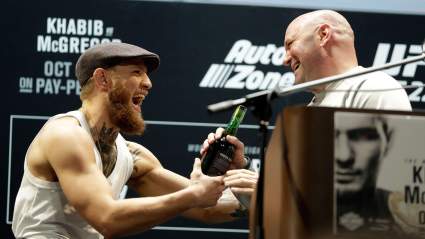 Dana White anuncia la cartelera completa de UFC 329.