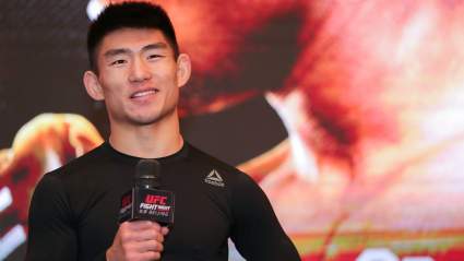 Song Yadong presume de su físico esculpido antes del UFC Macao.