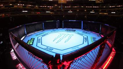 Un luchador local invicto firma con la UFC para debutar en Bakú.