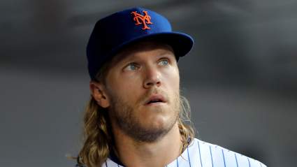 El exlanzador de los Mets, Noah Syndergaard, asiste a un evento en la Casa Blanca en apoyo a Donald Trump.
