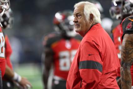 Leyenda de los Steelers contratada por Iowa: Informe