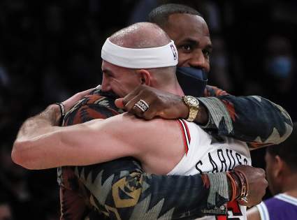 Alex Caruso hace una declaración sincera sobre LeBron James antes del partido entre los Lakers y los Thunder.