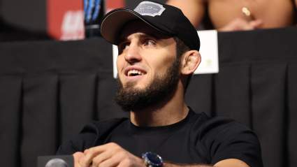Islam Makhachev reacciona al regreso de Conor McGregor en UFC 329.