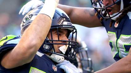 Ex linebacker de los Raiders firma contrato con los Bears