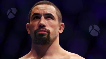 Robert Whittaker reacciona al anuncio de la UFC sobre su debut en la categoría de 205 libras.