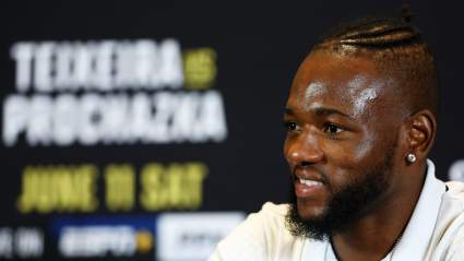 Manel Kape elogia a Joshua Van después de la victoria en UFC 328