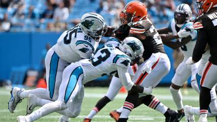 El ala defensiva estrella de los Panthers dice que ser mariscal de campo es el peor trabajo que se puede tener en la NFL.
