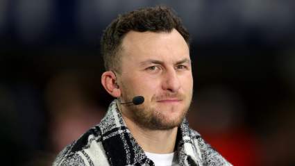 VIDEO | El ex mariscal de campo de los Browns, Johnny Manziel, gana su debut en MMA en el primer asalto.