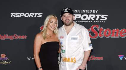 Baker Mayfield y su esposa Emily anunciaron noticias personales semanas antes del Día de la Madre.