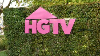 Una ex presentadora de HGTV detalla la desgarradora situación de ocupación ilegal en una de sus casas.