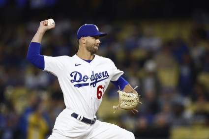 Los Bravos de Atlanta despiden a un jugador de la MLB con 5 años de antigüedad durante la serie contra los Medias Rojas.