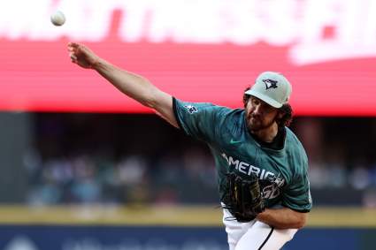 Un ex All-Star de los Toronto Blue Jays firma con un nuevo equipo de la MLB.