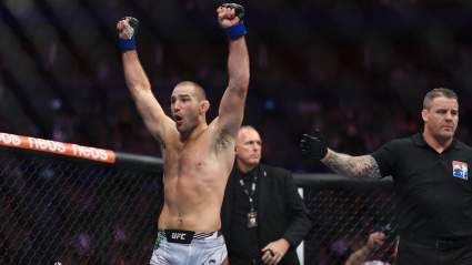 El campeón de la UFC comparte su predicción para la pelea entre Chimaev y Strickland.