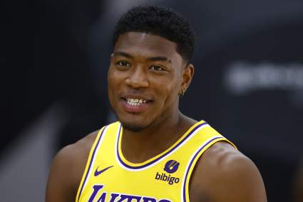 El alero de los Lakers es apodado el "Jordan japonés" antes del partido contra los Thunder.