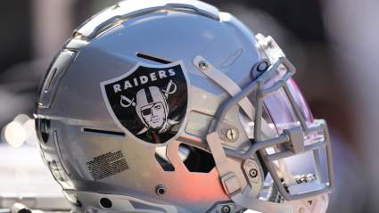 Un veterano de los Raiders, recientemente liberado, firma contrato con los Falcons.
