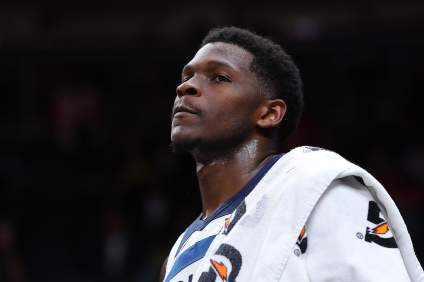 Anthony Edwards, "bastante increíble", está cerca de regresar tras su lesión en el partido Timberwolves-Spurs.
