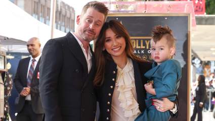Macaulay Culkin le propuso matrimonio nuevamente a Brenda Song con la ayuda de sus dos hijos.