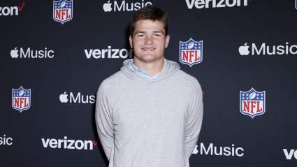 La estrecha relación del mariscal de campo de los Patriots, Drake Maye, con su madre.