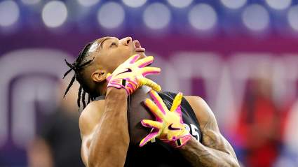 El receptor de los Raiders, recientemente liberado, ficha por un equipo aspirante al Super Bowl.