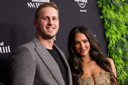 La esposa de Jared Goff, Christen, llama la atención con una noticia sobre trajes de baño de Sports Illustrated.
