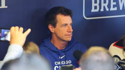 El entrenador de los Cubs recibe críticas por su actitud durante la racha de derrotas.