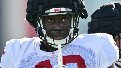 El jugador de los Buccaneers, un fracaso en el draft de 1,90 m y 116 kg, es considerado el "principal candidato para ser traspasado" de la NFL.
