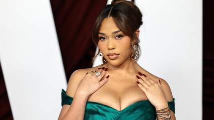 La prometida de KAT, Jordyn Woods, se burla sin piedad de los Hawks tras la victoria de los Knicks.