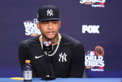 Los Yankees de Nueva York anuncian novedades sobre Luis Gil antes de la serie contra los Cerveceros.