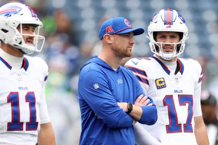 Los Bills invitan a un mariscal de campo móvil con vínculos locales al minicampamento de novatos.