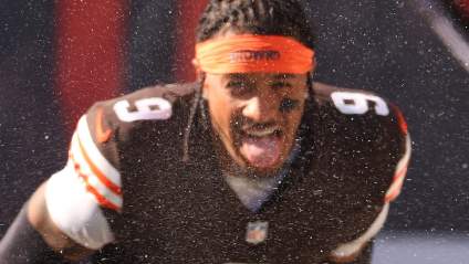 La ausencia de la estrella de los Browns en los entrenamientos voluntarios es señal de un posible problema contractual.