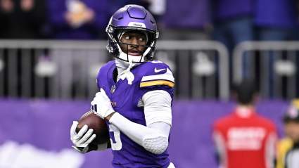 Los Vikings presionan para que Jordan Addison extienda su contrato.