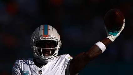 Los Raiders reciben la instación de fichar a un jugador seleccionado ocho veces para el Pro Bowl tras no conseguir a un agente libre clave.