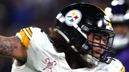 El ex liniero defensivo titular de 2,01 metros de los Steelers firma con un rival de la NFC.