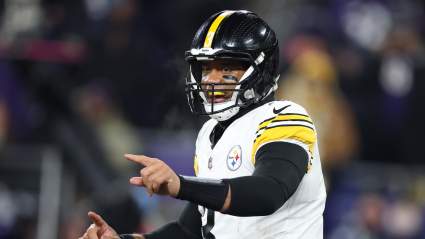 El exjugador de los Steelers, Russell Wilson, finalmente recibió una oferta de la NFL, pero está sopesando opciones.