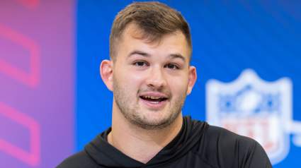 El ex ala cerrada de los Texans ficha por los Packers tras una reorganización de la plantilla.