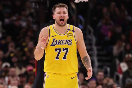 Los Lakers captan la atención de Shai Gilgeous-Alexander en medio de la incertidumbre sobre la lesión de Luka Doncic.