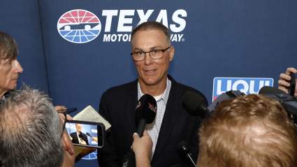 Kevin Harvick establece un paralelismo entre la muerte repentina de Kyle Busch y la trágica pérdida de Dale Earnhardt.