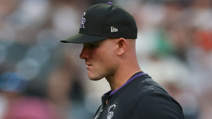 Los Rockies inician una transacción de 3 jugadores en medio de problemas con sus lanzadores.