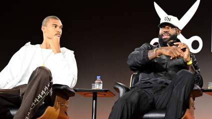 LeBron James elogia enormemente a Victor Wembanyama de los Spurs.