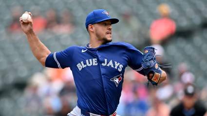 Los fanáticos de los Blue Jays reaccionan ante el preocupante inicio de la rehabilitación de José Berrios.