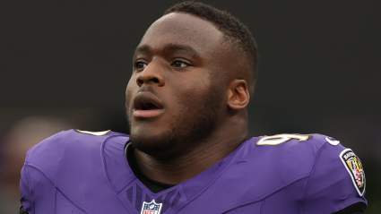 El entrenador en jefe de los Ravens, Jesse Minter, da una "gran" actualización sobre la lesión del jugador All-Pro de 98 millones de dólares.