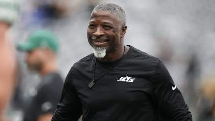 Aaron Glenn se luce tras el contrato de Breece Hall con los Jets