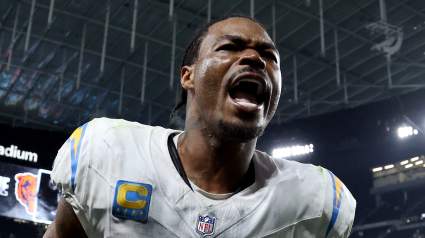 Derwin James enciende la chispa en los Chargers tras la noticia de la extensión de su contrato.