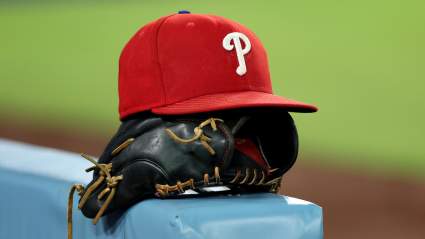 El principal prospecto internacional de pitcheo de los Phillies firmará durante la Serie de Guardianes.