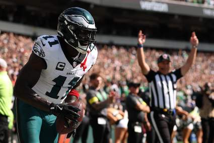 Un informante advierte a los Patriots sobre las negociaciones con los Eagles por AJ Brown.